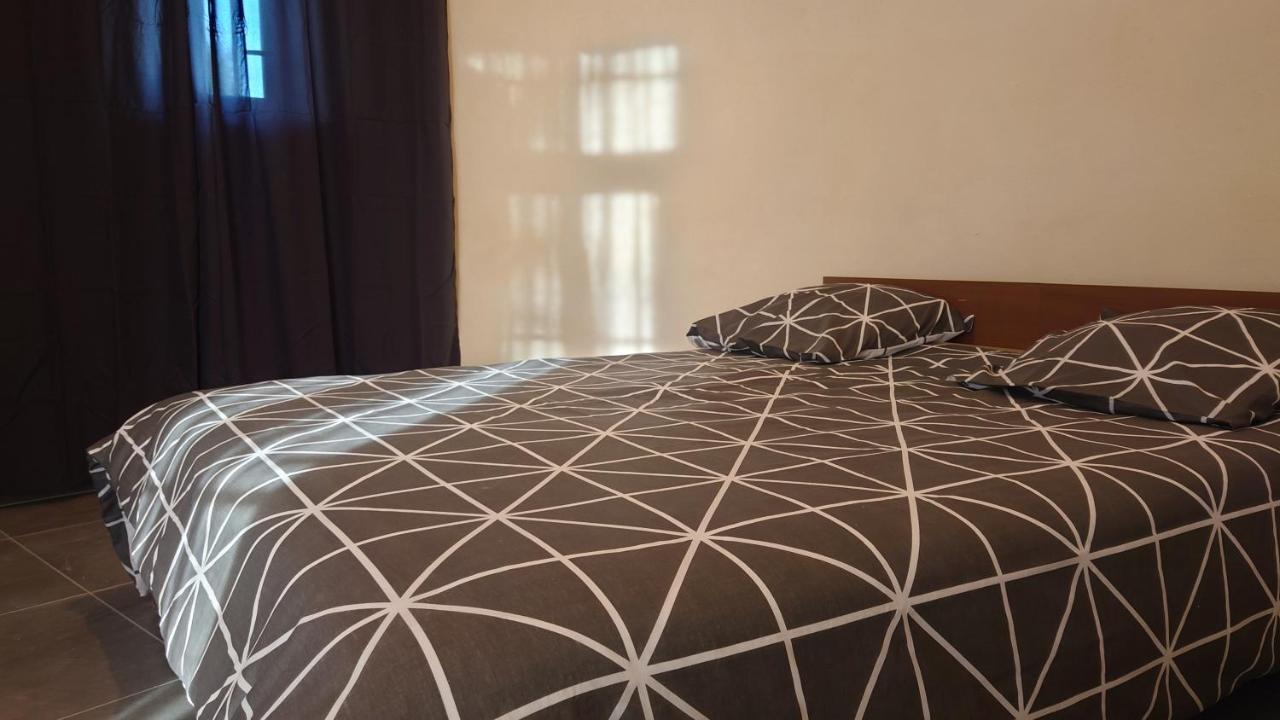 De La Tour Apartment Connaux